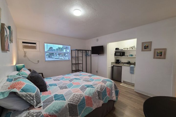 Room 35 of 166