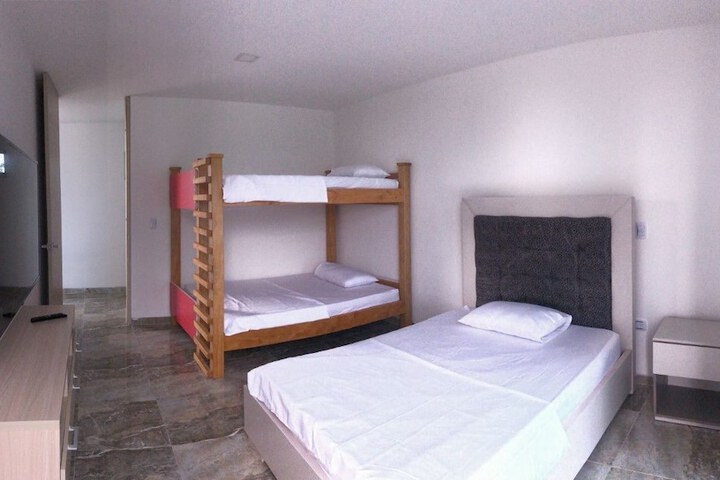Room 7 of 18