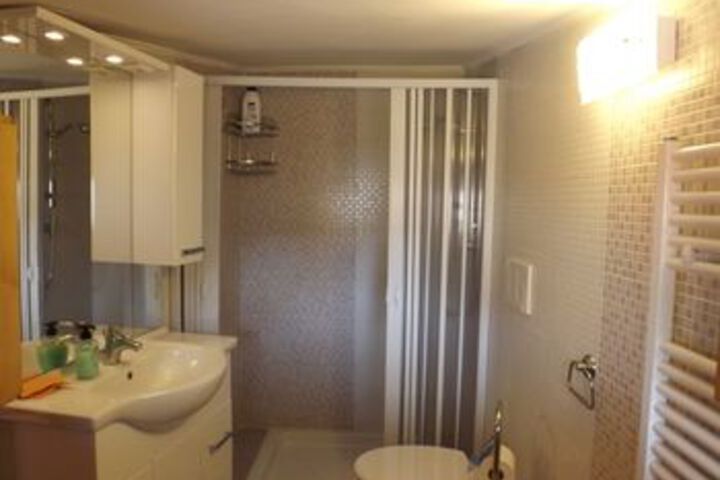Room 2 of 16
