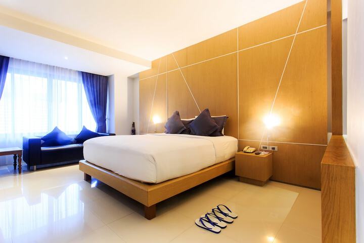Room 10 of 112
