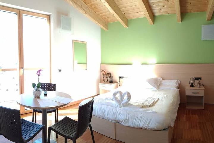 Room 6 of 35