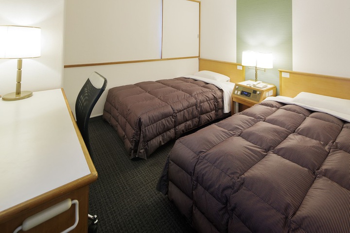 Room 6 of 30