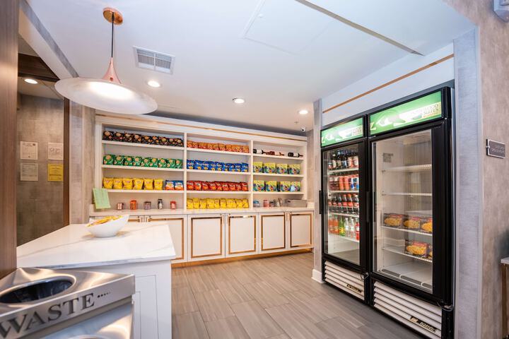 Snack bar