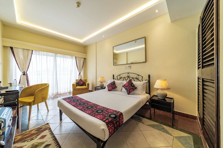 Room 3 of 44