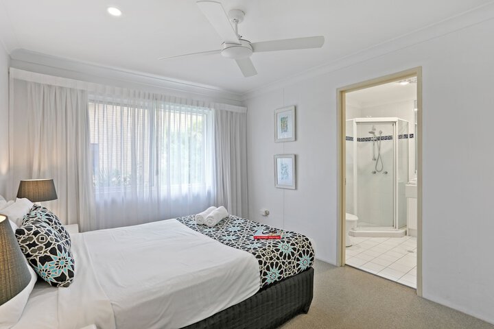 Room 9 of 48