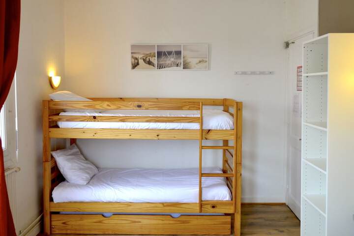 Room 14 of 32