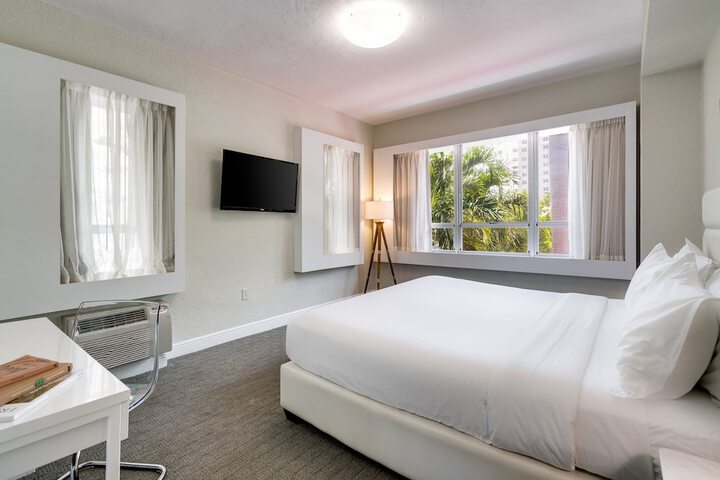 1 King Bed (12 of 17)