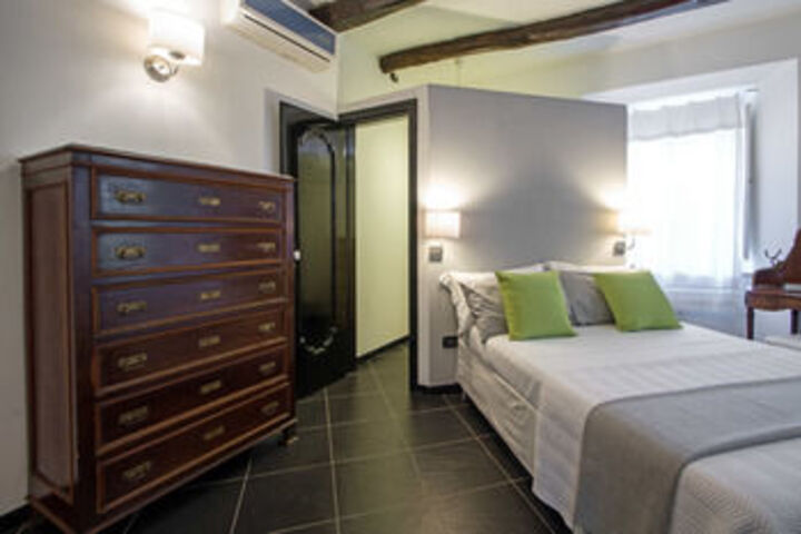 Room 6 of 35