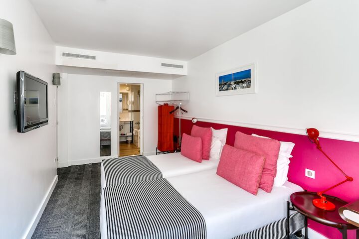 Room 11 of 24