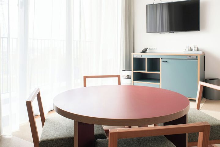 Room 28 of 74