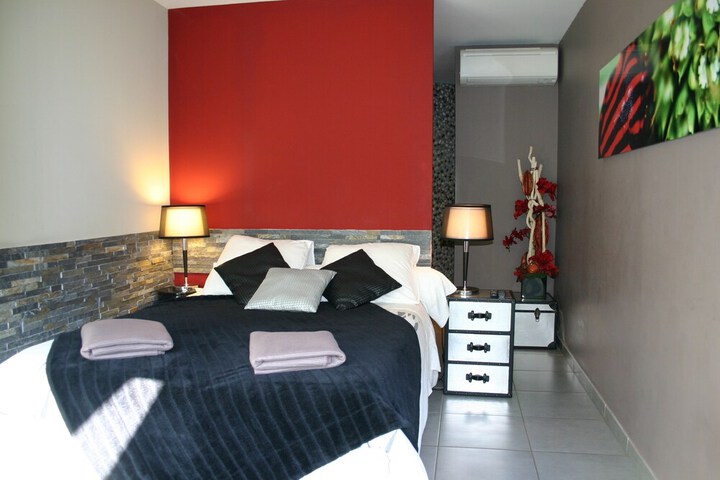 Room 25 of 109