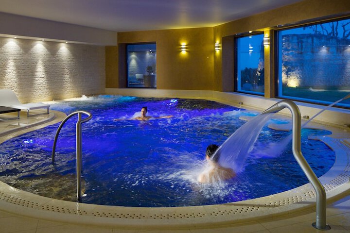 Spa 52 of 136