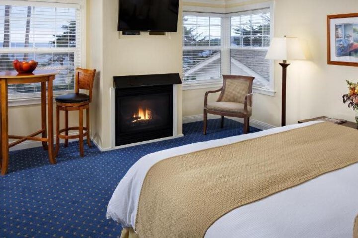 Image of COLONIAL TERRACE INN BY THE SEA