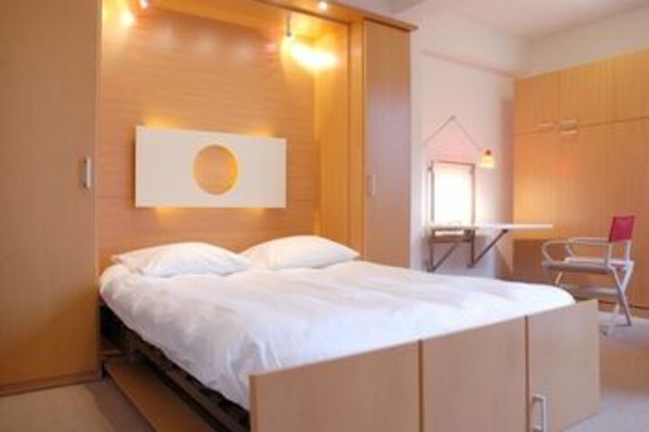 Room 6 of 19
