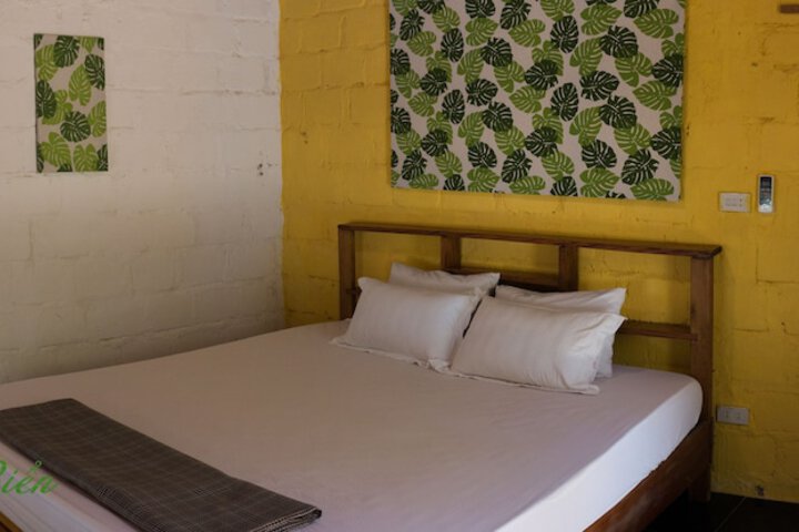 Room 17 of 46