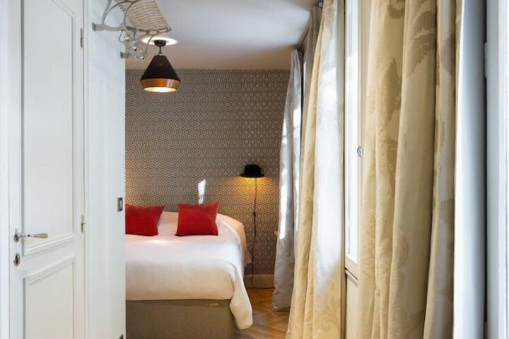Room 10 of 31