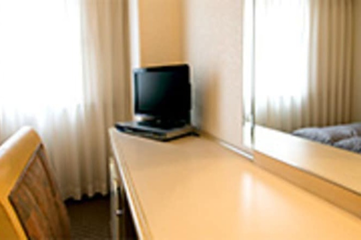 Room 5 of 33