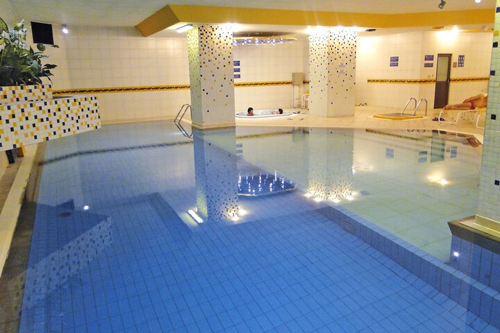Hotel with Pool