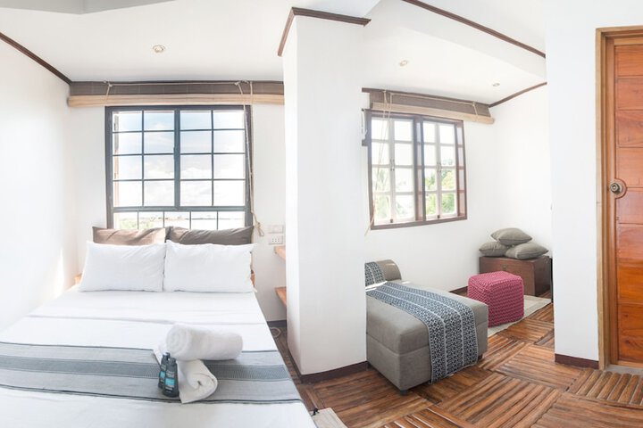 Room 3 of 43