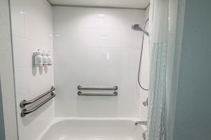Room 32 of 45