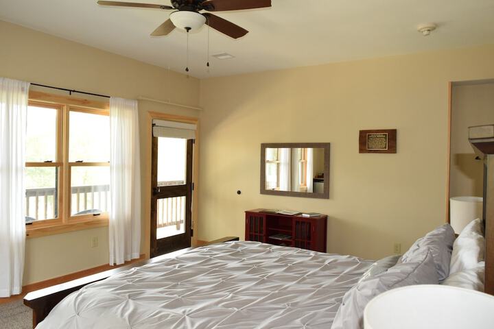 Room 2 of 37