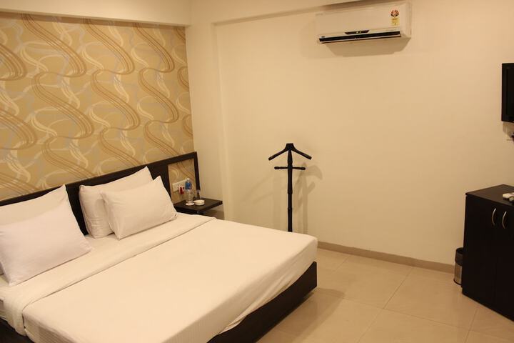 Room 7 of 24