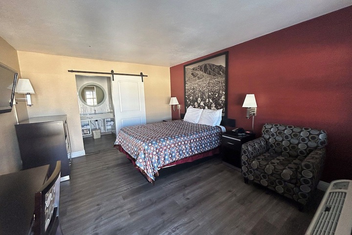 Room 10 of 21