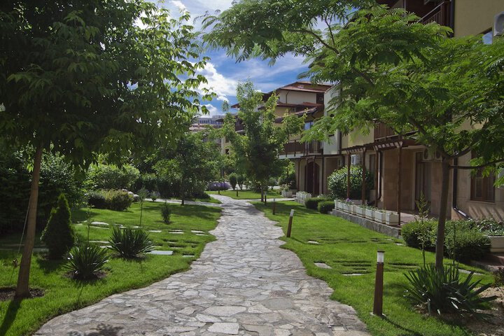 Hotel Exterior 185 of 209