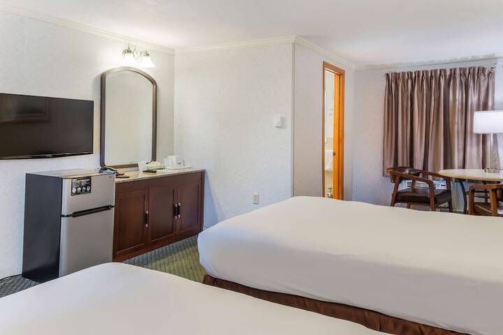 Best Value Deluxe 2 Double Beds (5 of 7)