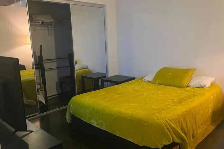 Room 5 of 13