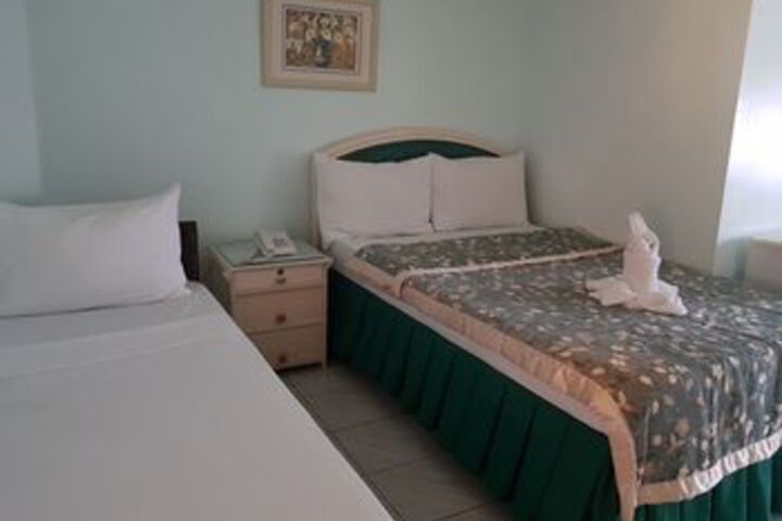 Room 11 of 44