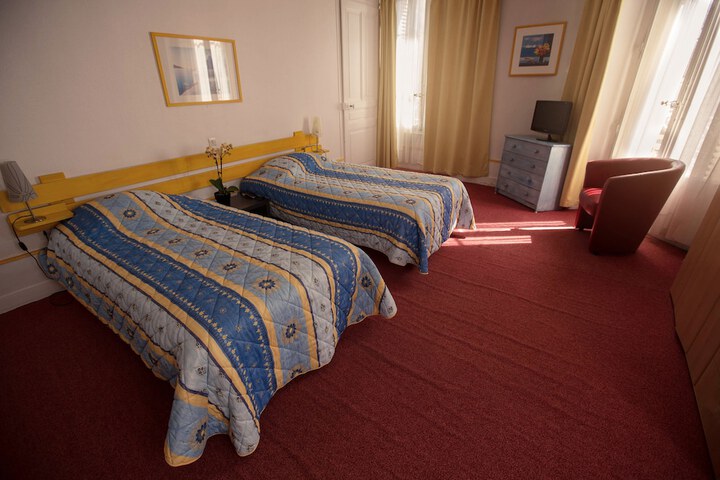 Room 4 of 34