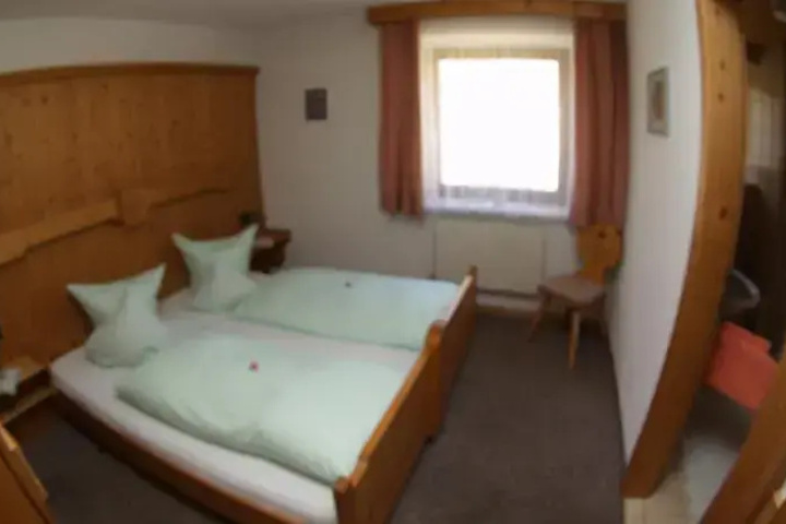 Room 12 of 14