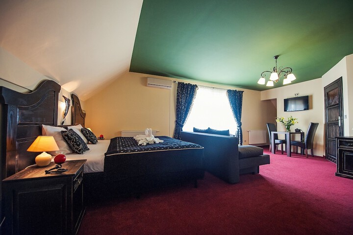 Room 4 of 59