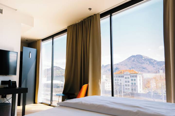 Room 36 of 111