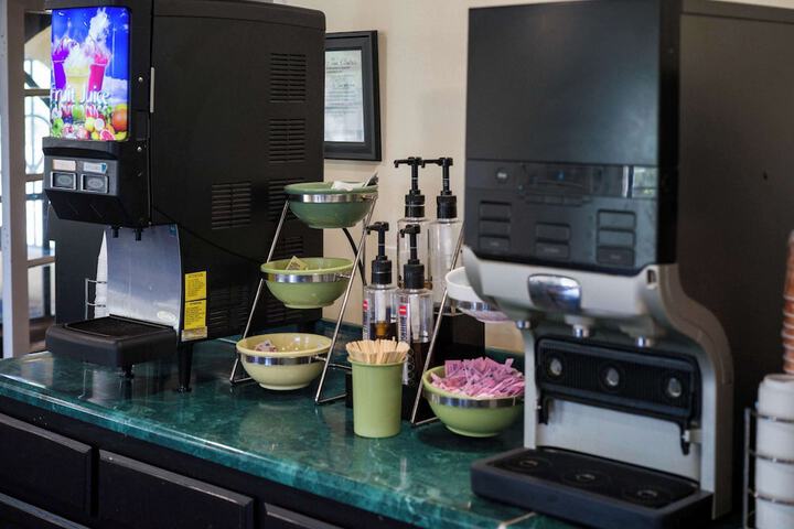 Breakfast area