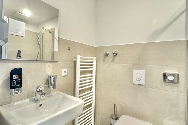 Room 40 of 72