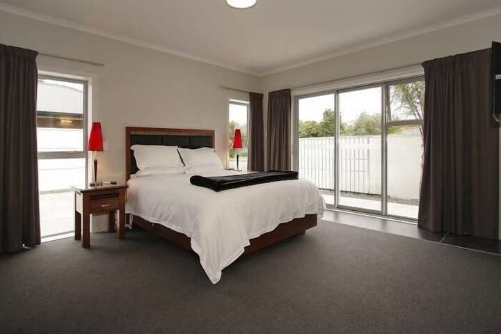 Room 3 of 50