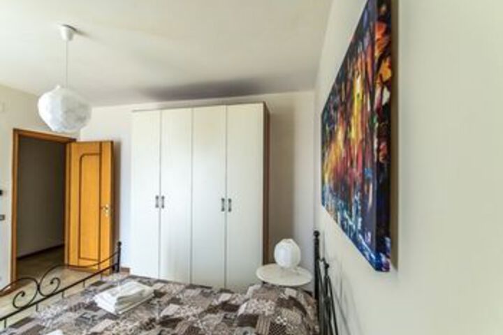 Room 6 of 20