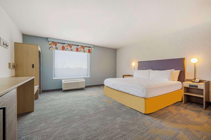 Room 12 of 46