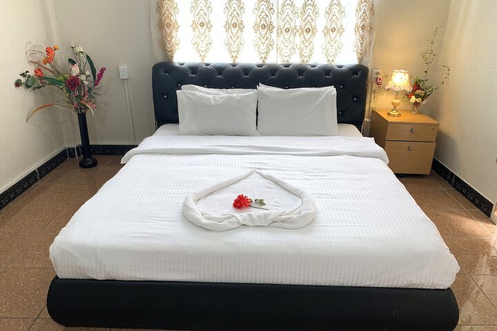 Room 6 of 19