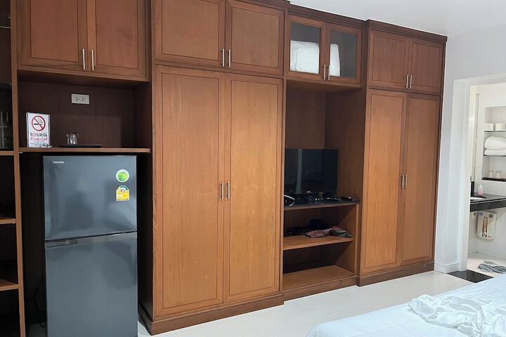 Room 7 of 14