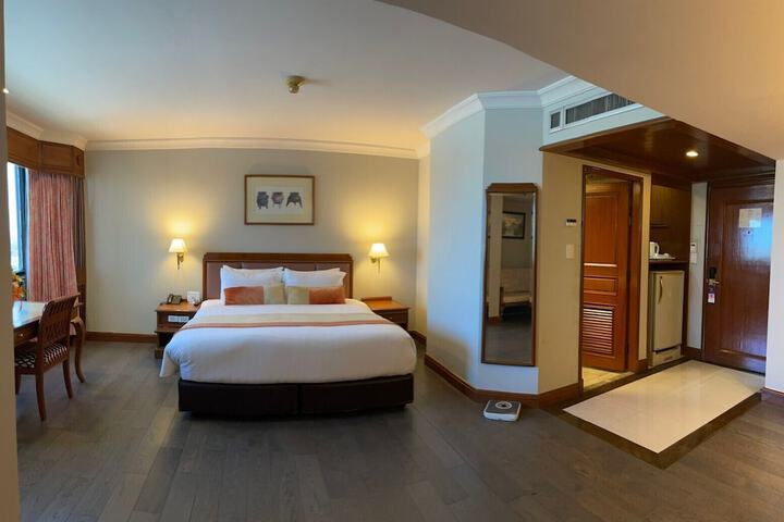 Room 14 of 42