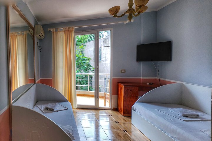 Room 21 of 48