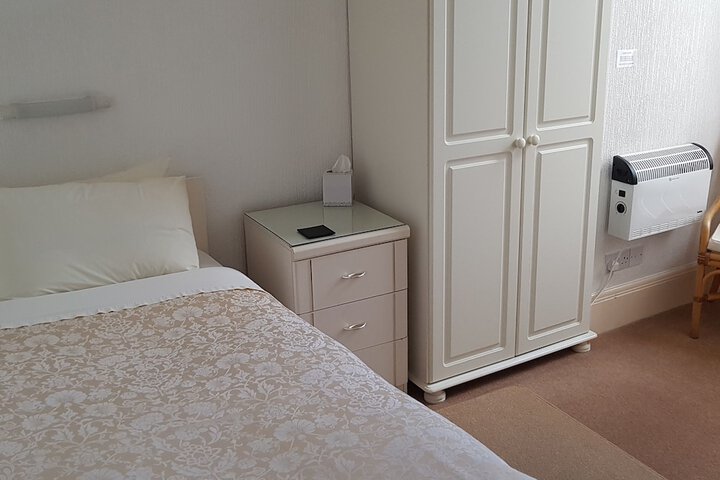Room 6 of 60