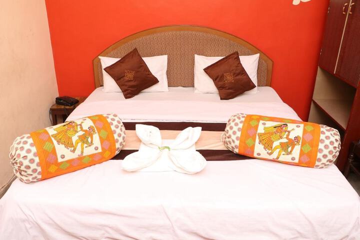 Room 4 of 33