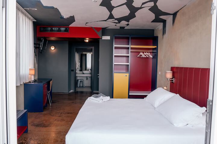 Room 8 of 29