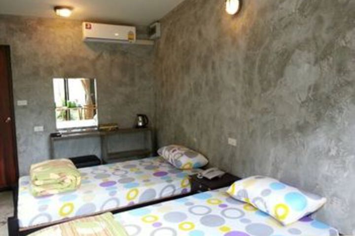 Room 11 of 36