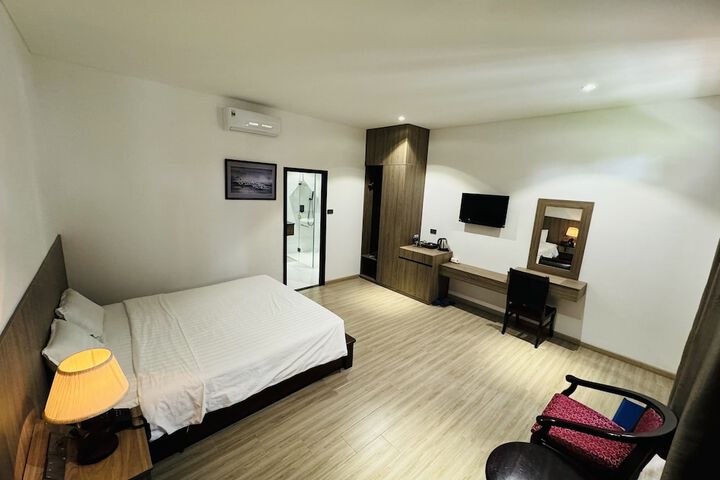Room 13 of 140