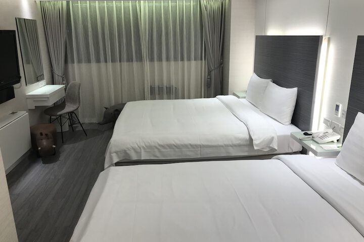 Room 19 of 40
